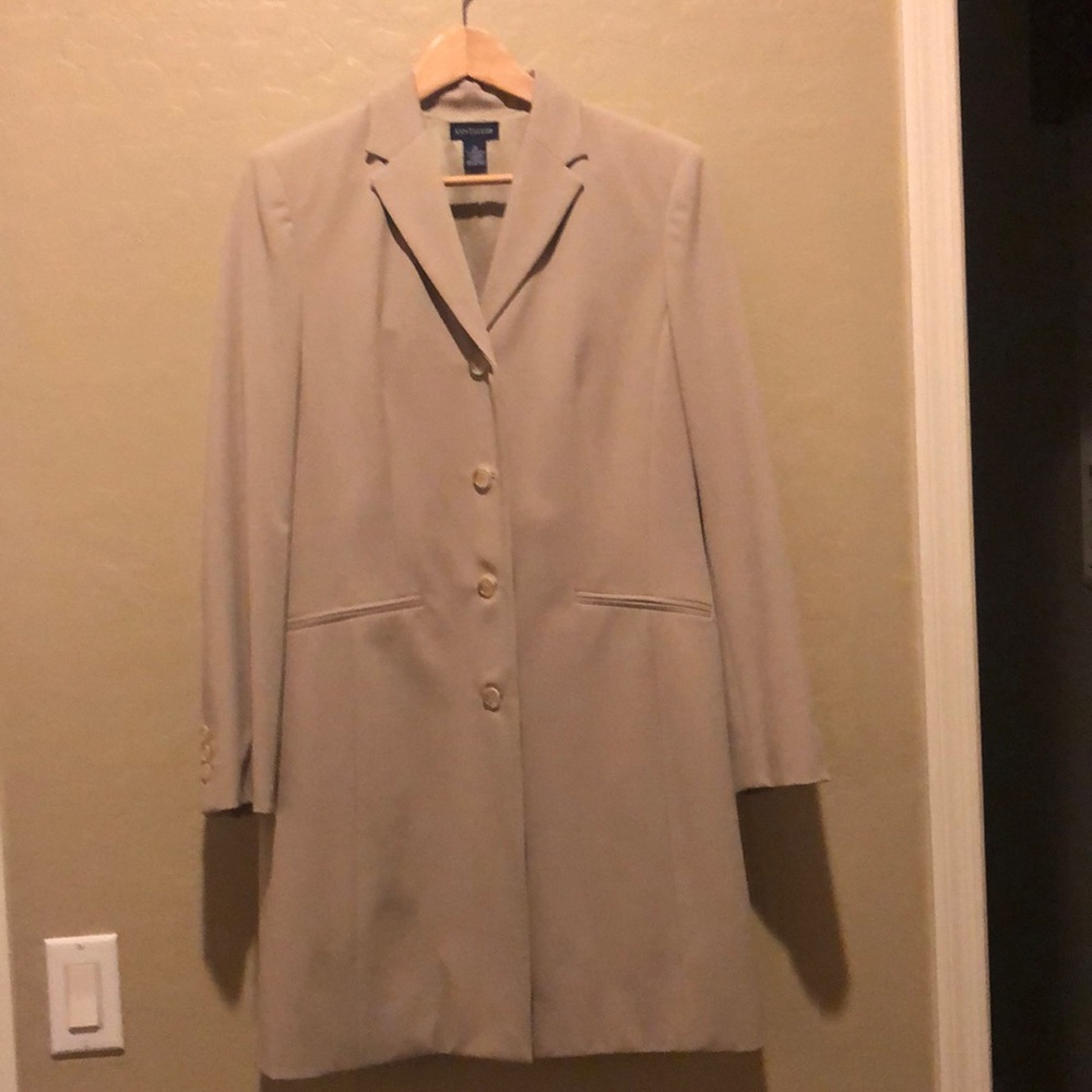 Ann Taylor womens two piece suit. Professional attire